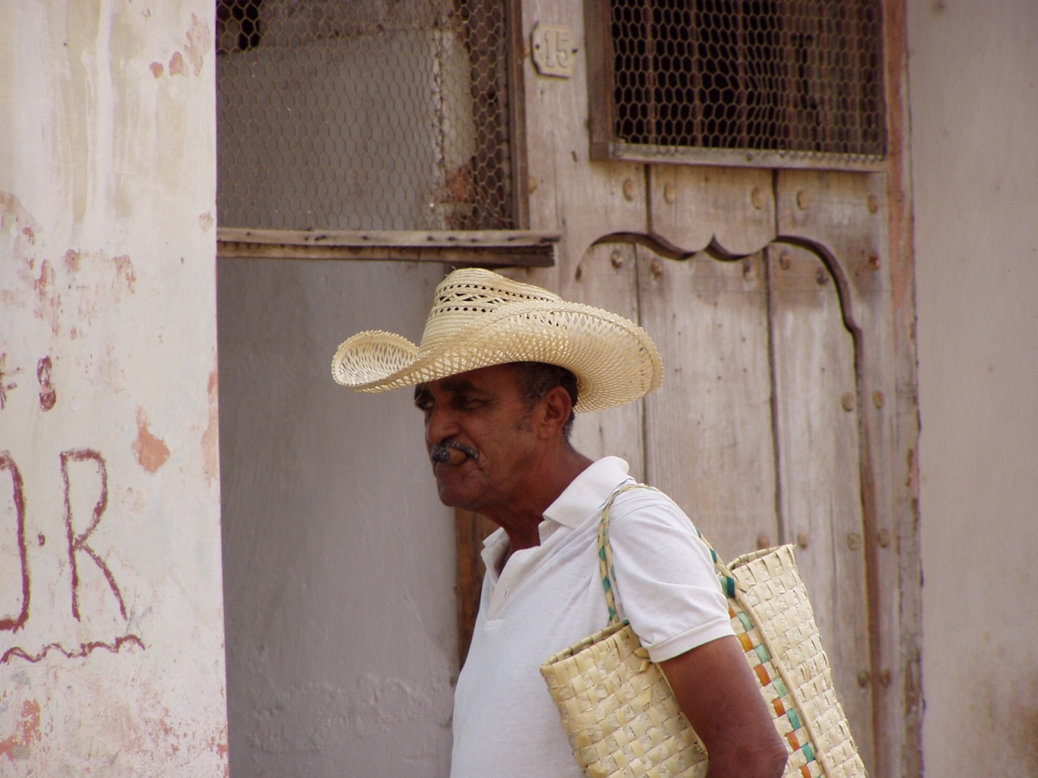 doutník, nezbytný doplněk pravého kubánského hombré
